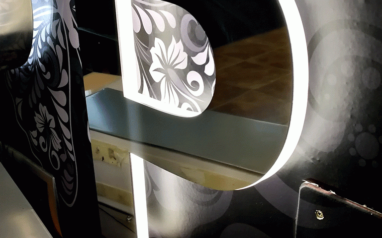 letras en pvc retroiluminadas con led y con frontal en aluminio brillo - Rótulos Art Design Murcia